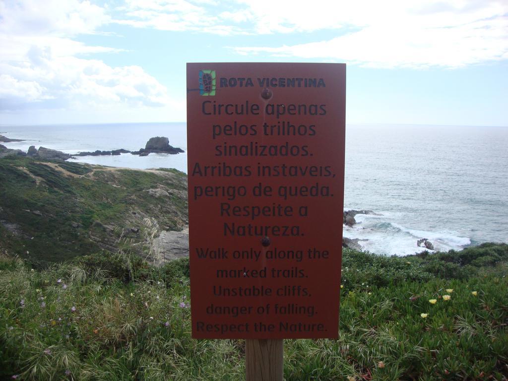 De Crianca * São Teotónio